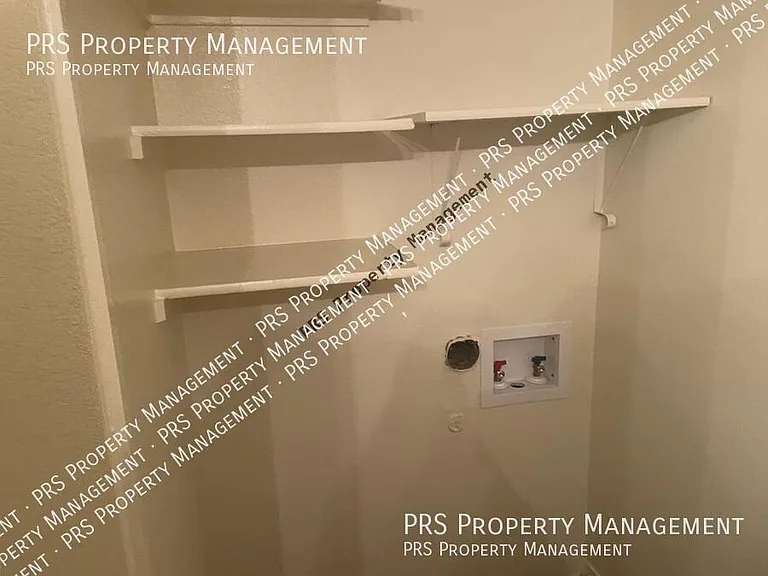 465 W Ivyglen St #224-S — Photo 8