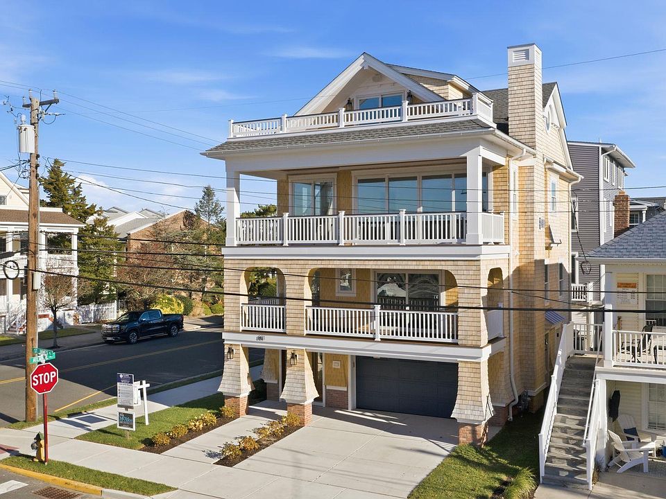 1st image of 801 Saint James Pl