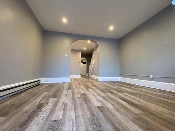 22 W Laurel St Floor 2, Shenandoah, PA 17976