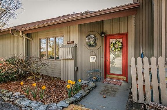 2nd image of 147 Aston Pl #147
