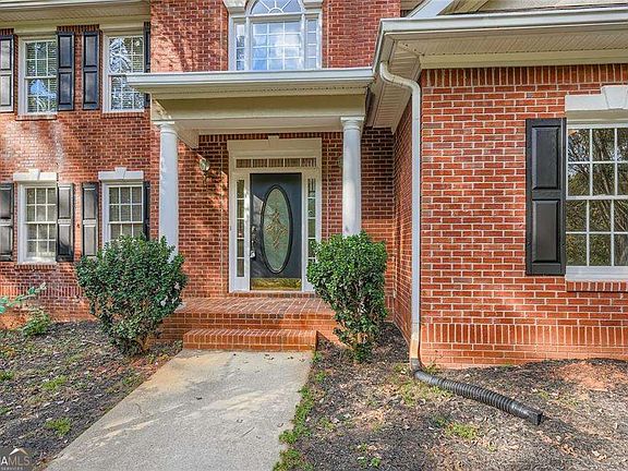 3rd image of 100 Hamilton Glen Ct