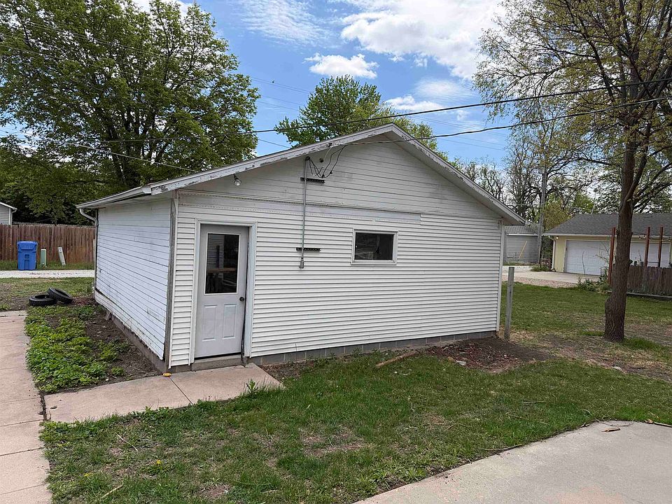 2nd image of 406 C Ave