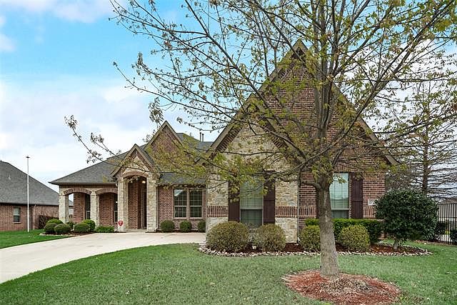 1st image of 2720 Mosswood Ln