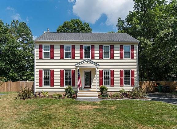 2nd image of 114 Five Oaks Ln