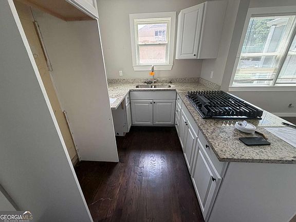 4th image of 1714 Emerald Ave SW