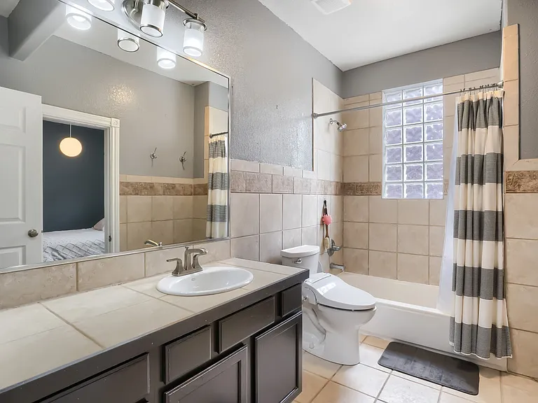 2646 Stout St — Photo 13