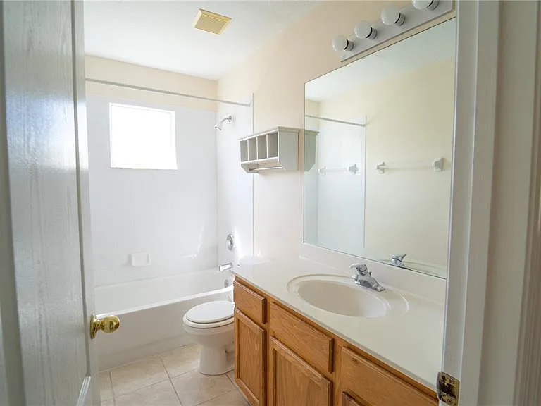 2264 Hillshire Dr — Photo 19