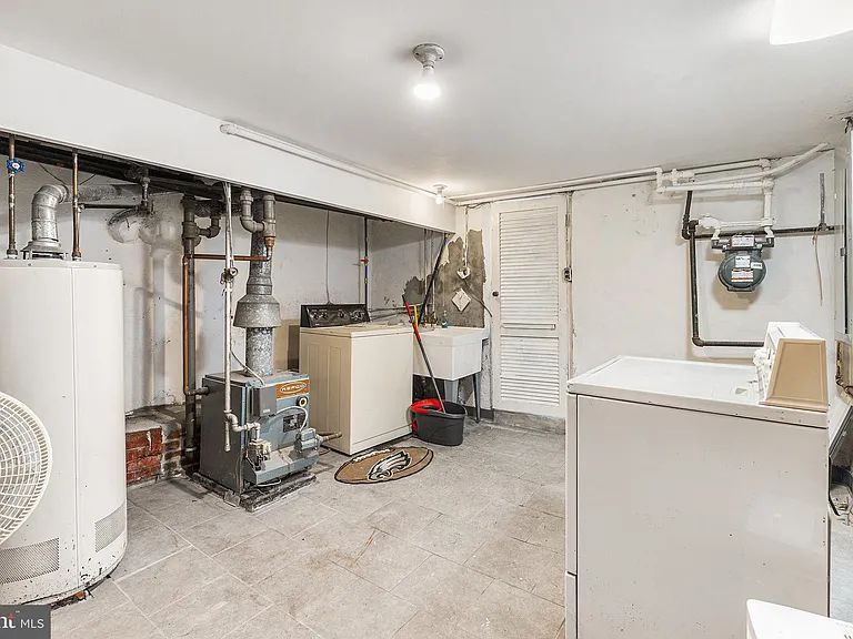 345 W Mount Pleasant Ave — Photo 26