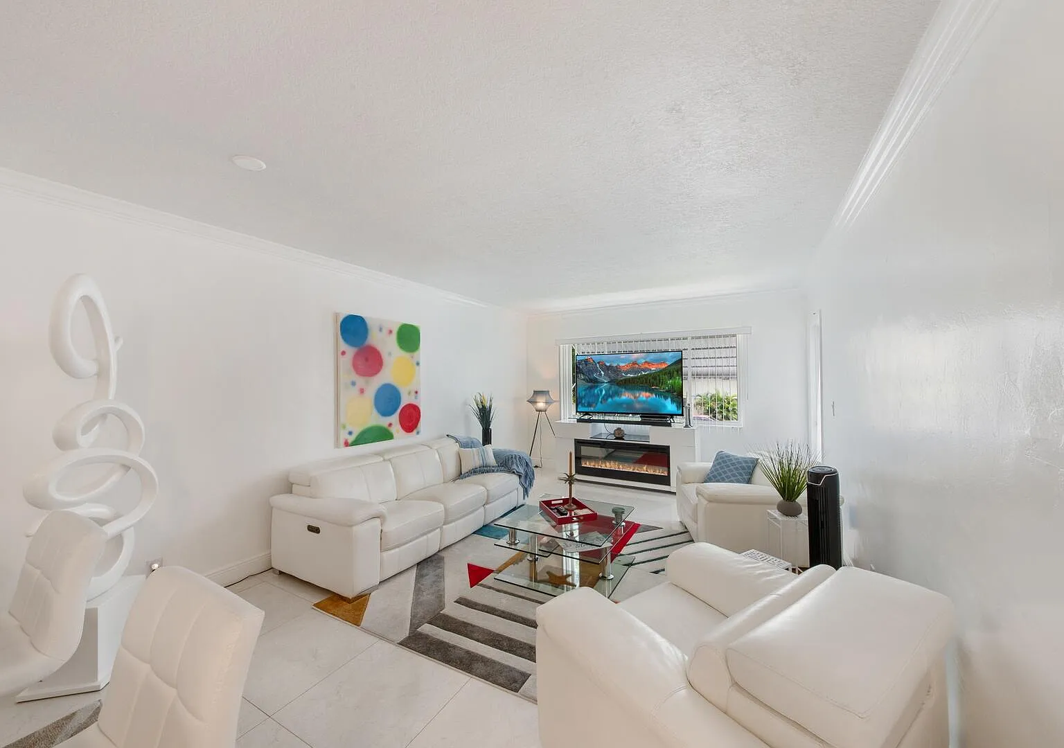 1 bed, 1.0 bath, 744 sqft, $1,575 — Photo 4