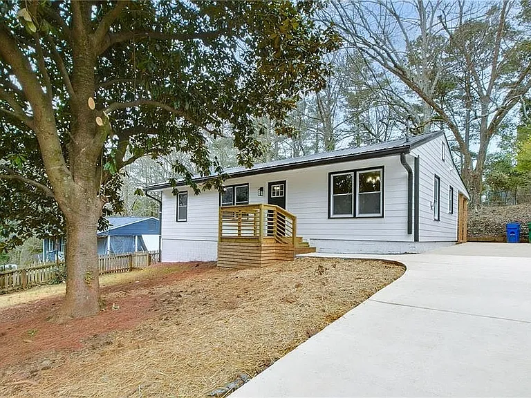 3393 Phillip Cir — Photo 1