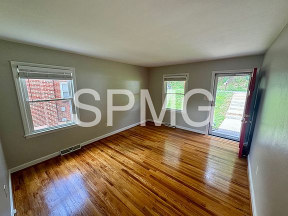 5th image of 335 Craig Ave