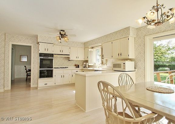 3rd image of 312 Bel Air Dr