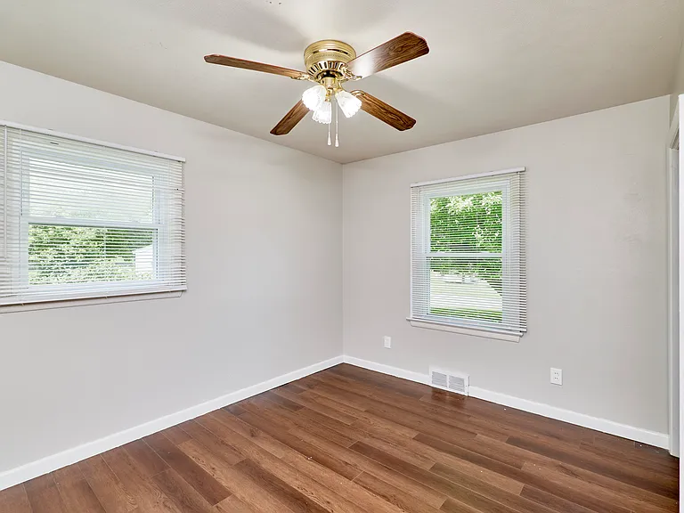 10900 Saint Boniface Ln — Photo 15