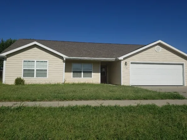 1753 W 14th Street Pl, Junction City, KS 66441