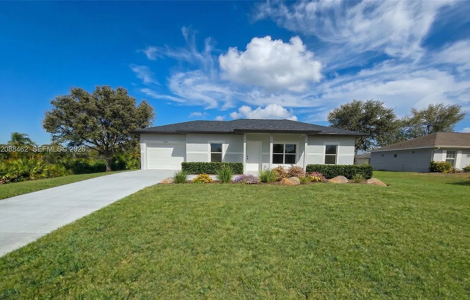 3 bed, 2.0 bath, 1055 sqft, $1,850 — Photo 1