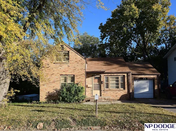 906 9th Ave, Plattsmouth, NE 68048