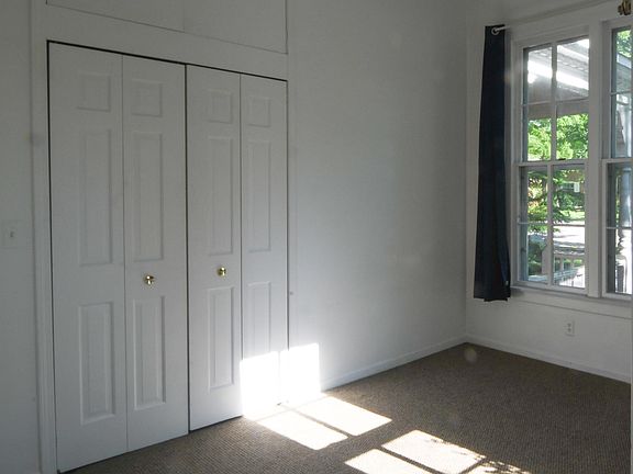 5th image of 1103 W Huron St APT 1