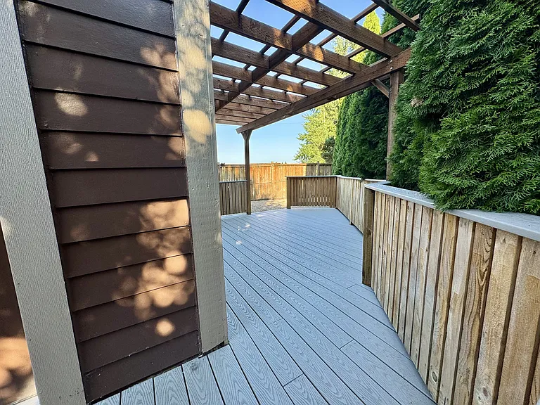 1094 NE Conifer Blvd #1 — Photo 8