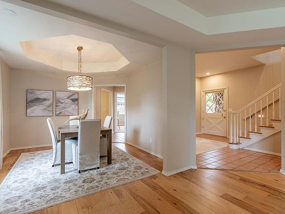 4th image of 9903 Club Place Ln