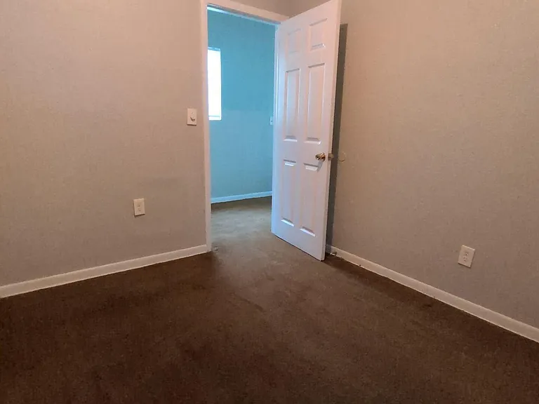 349 Phelps St — Photo 9