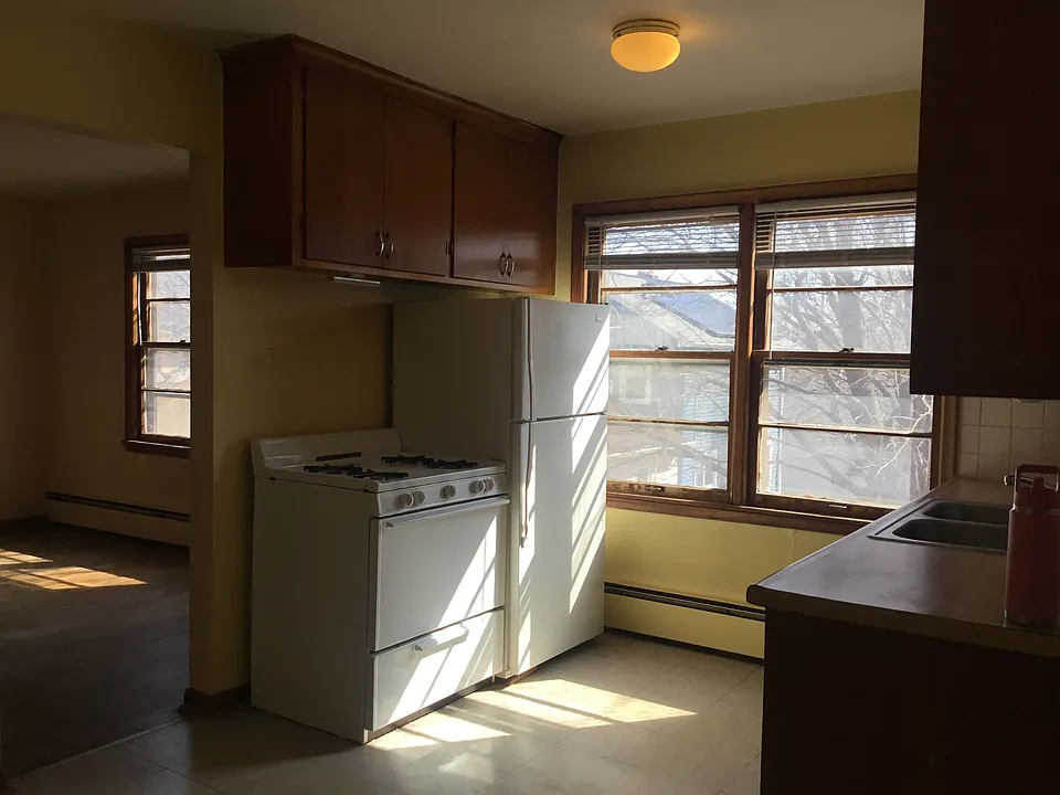 1240 Saint Clair Ave #6