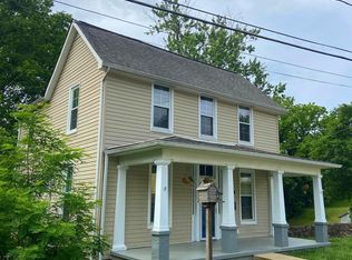 521 W Washington St, Charles Town, WV