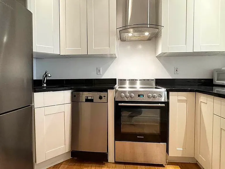 417 E 82nd St #2D — Photo 3