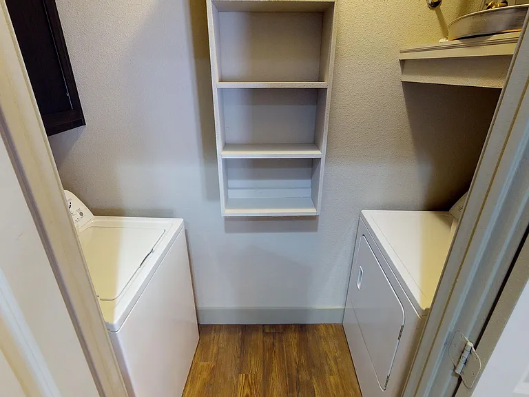 1212 Greenlee St — Photo 11