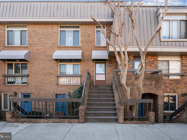 654 15th St S #2, Arlington, VA 22202