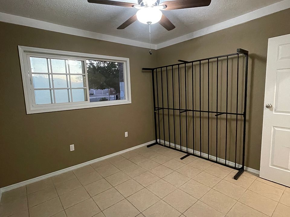 2nd image of 1045 Richards Rd