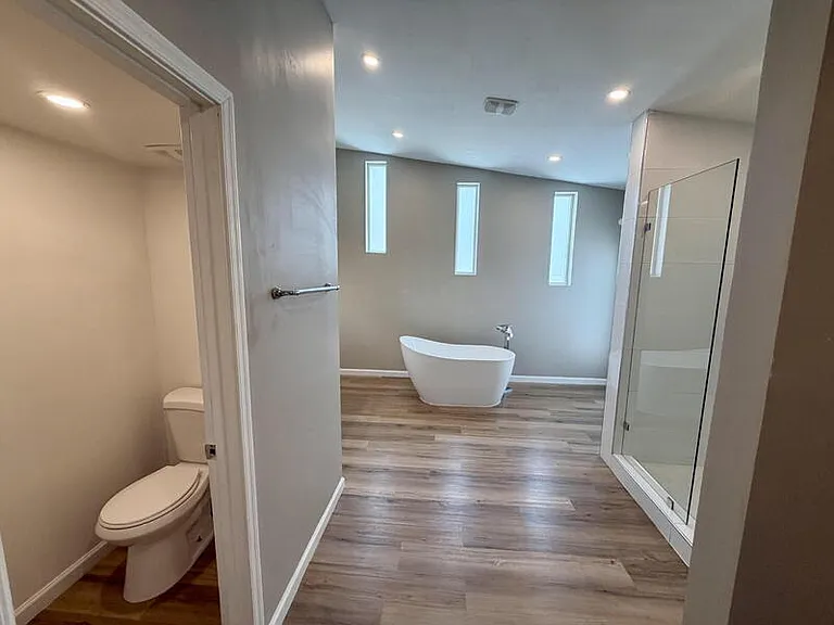 2029 W Adams St — Photo 15