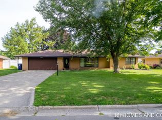 41 W 38th St, Holland, MI 49423