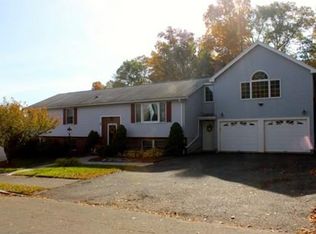 33 Hampshire Rd, Peabody, MA 01960