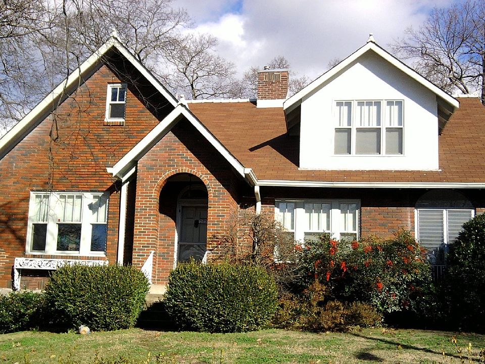 2620 Essex Front