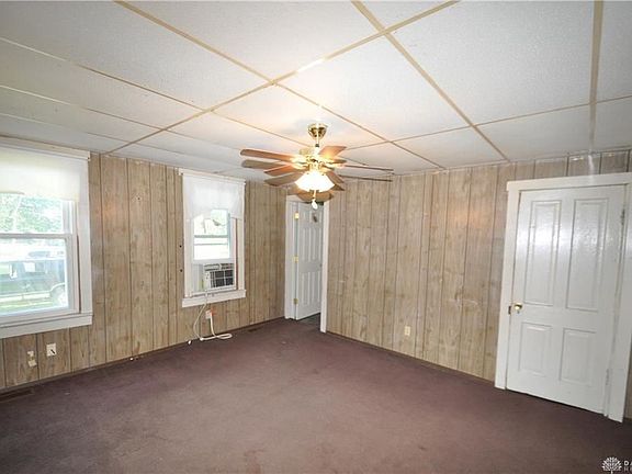 4th image of 701 E Central St