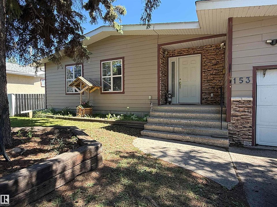 1st image of 153 Maple Cres