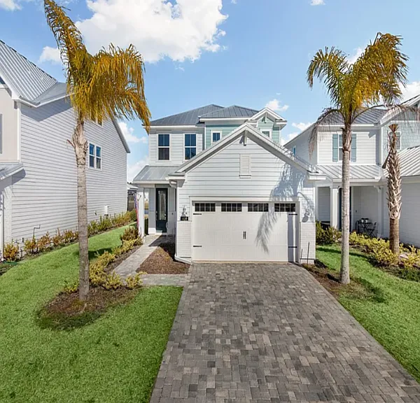 409 Clifton Bay Loop — Photo 1