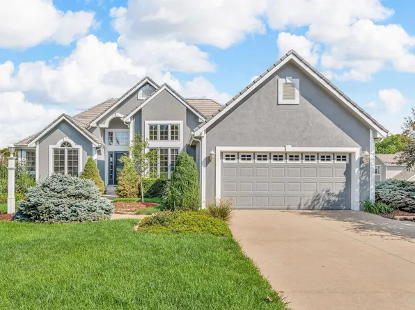 2222 SW Pondview Dr, Topeka, KS 66614