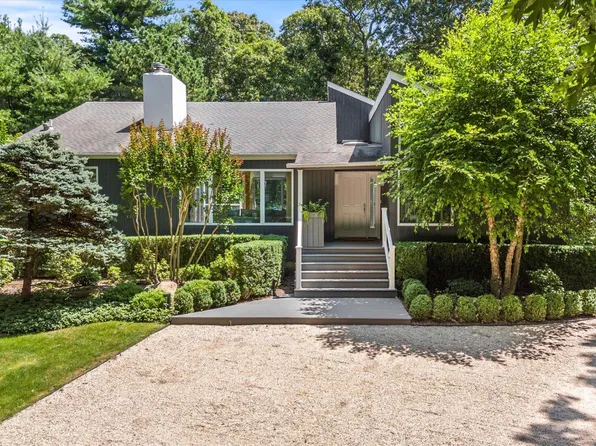 24 Saddle Ln, East Hampton, NY 11937