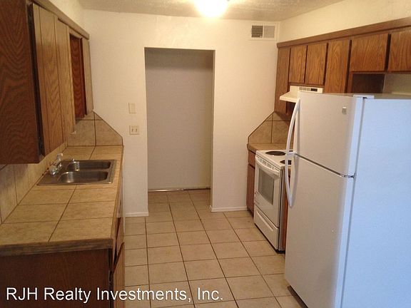 2nd image of 1312 Glen Oaks Ct #1308