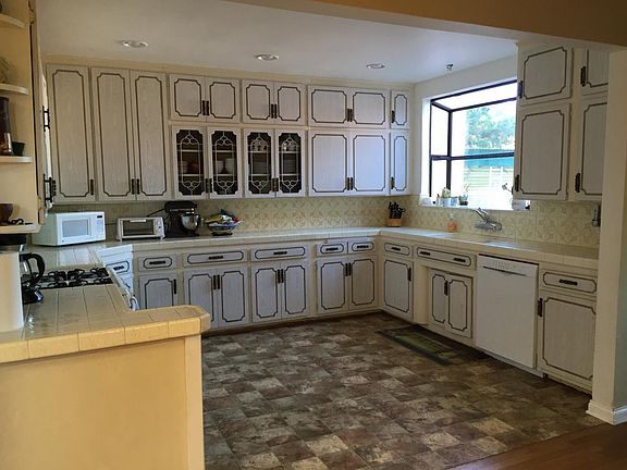 Large kitchen with plenty of storage