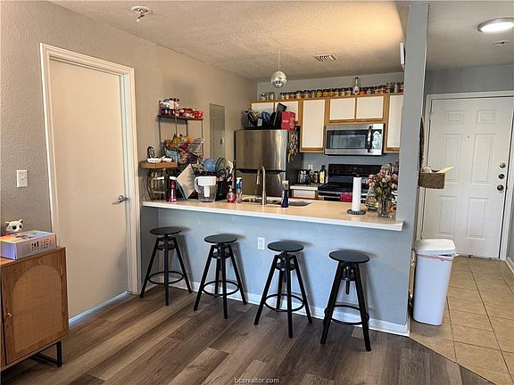2nd image of 527 Southwest Pkwy APT 304