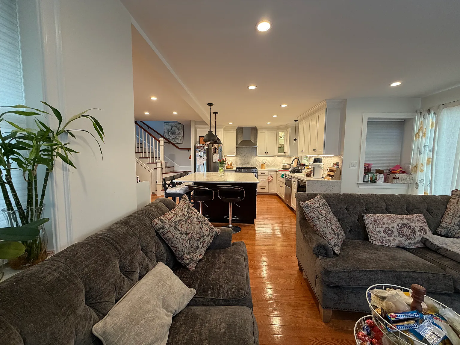 3 bed, 1304 sqft, $3,600 — Photo 4
