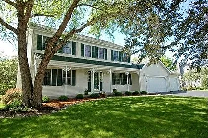 919 Surrey Ln photo 1