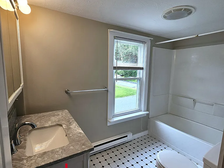27 Ferry St #B — Photo 11