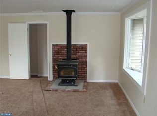 209 Roberts Ln, Mount Laurel, NJ 08054