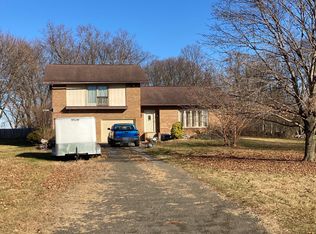 179 Keepsake Dr, Falling Waters, WV 25419