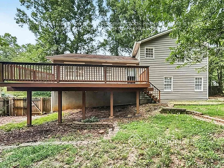 902 Laurel Ct — Photo 24