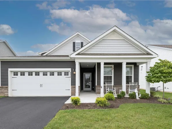 8078 Schaefer Crst, Breinigsville, PA 18031