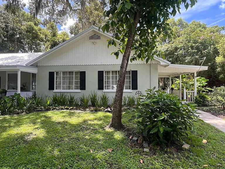 3/2 Duplex, Quiet Neighborhood